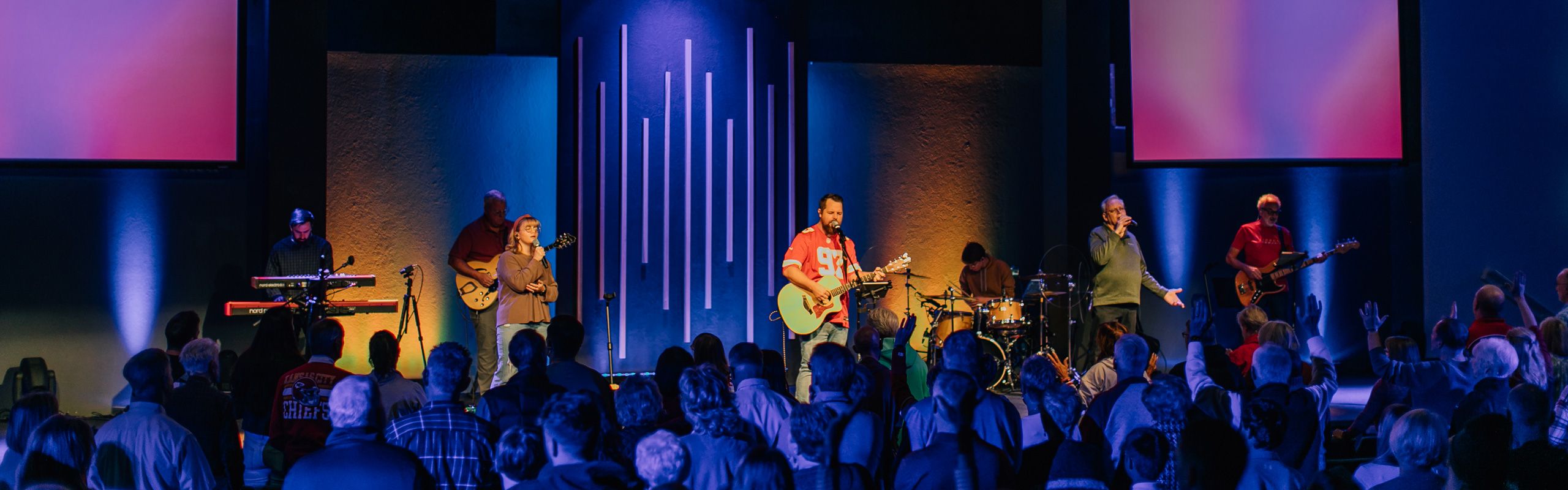 non-denominational church service in Lee's Summit, MO