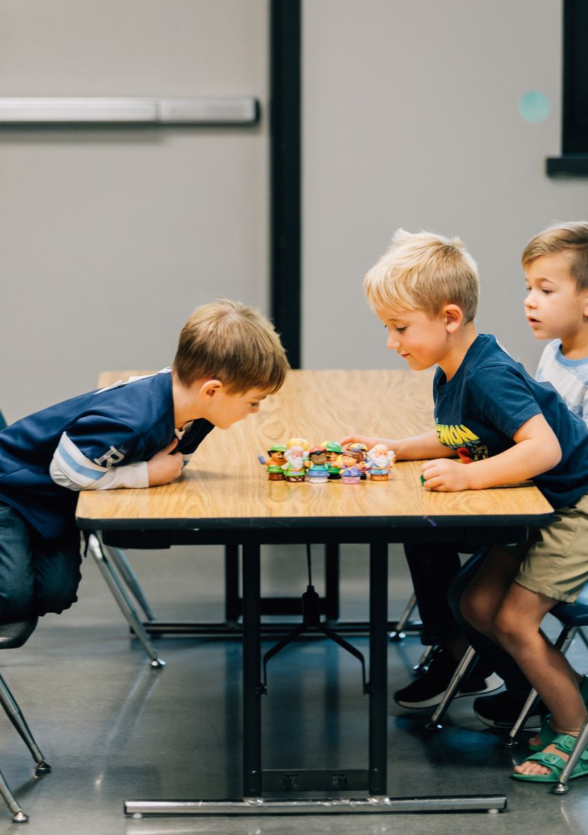 young kids playing games